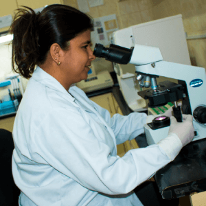 Modernos equipos en Laboratorio